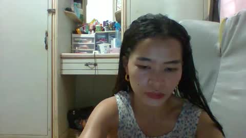 Snapshot of prety784828 chatting on 05-27-26, 02:19 prety784828 online show from 05-27-26, 02:19