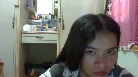 Snapshot of prety784828 chatting on 06-14-26, 02:24 prety784828 online show from 06-14-26, 02:24