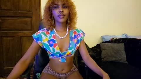 Snapshot of priceless_sexy chatting on 06-06-26, 11:04 priceless_sexy online show from 06-06-26, 11:04