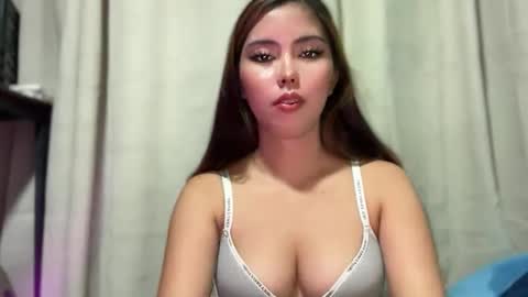 Snapshot of pricelessbeautyxxx chatting on 06-01-26, 04:20 TINA online show from 06-01-26, 04:20