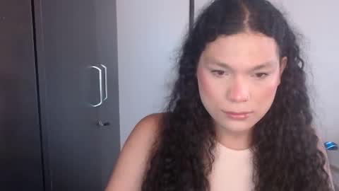 Snapshot of prim_rosse chatting on 06-19-26, 02:32 Prim Rosse online show from 06-19-26, 02:32