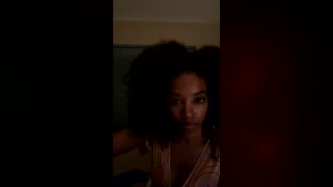 Snapshot of primrose22 chatting on 07-25-26, 05:27 primrose22 online show from 07-25-26, 05:27
