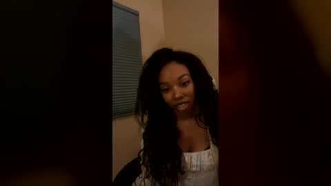 Snapshot of primrose22 chatting on 07-26-26, 02:53 primrose22 online show from 07-26-26, 02:53