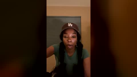 Snapshot of primrose22 chatting on 08-01-26, 04:34 primrose22 online show from 08-01-26, 04:34