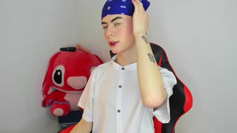 Snapshot of prince_adreww chatting on 11-28-25, 11:40 PRINCE ADREWW - JOIN MY FAN CLUB online show from 11-28-25, 11:40