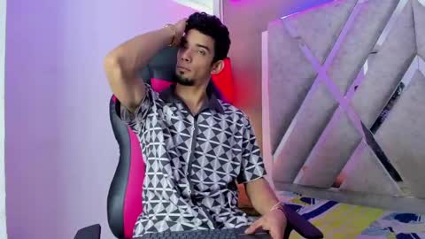 prince_arthur77 online show from 11-16-25, 07:52