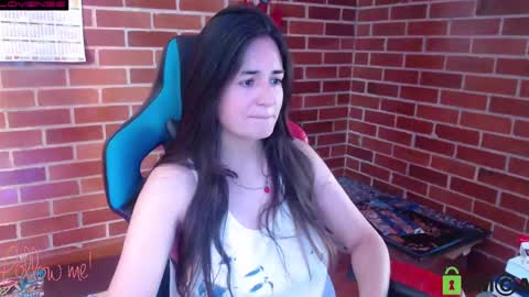 Leia online show from 03-10-25, 01:54