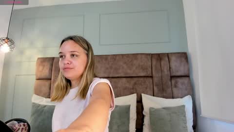 Paris online show from 01-29-25, 11:41