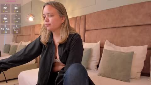 Paris online show from 02-06-25, 11:43