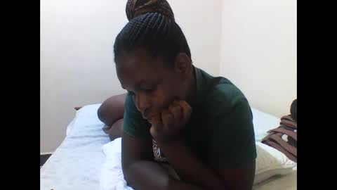 Snapshot of princess_cutie chatting on 05-02-26, 06:46 princess online show from 05-02-26, 06:46