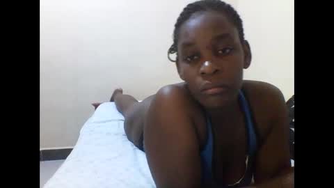 Snapshot of princess_cutie chatting on 05-17-26, 07:10 princess online show from 05-17-26, 07:10