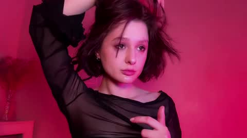 Snapshot of princess_euphoria chatting on 02-19-25, 02:01 Kristina online show from 02-19-25, 02:01
