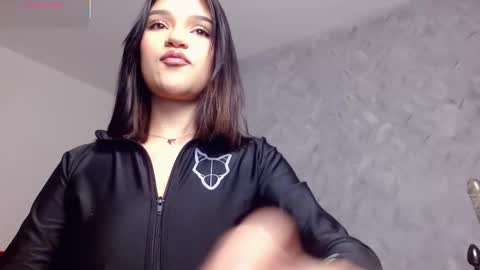 Roxxi  online show from 02-08-26, 08:40