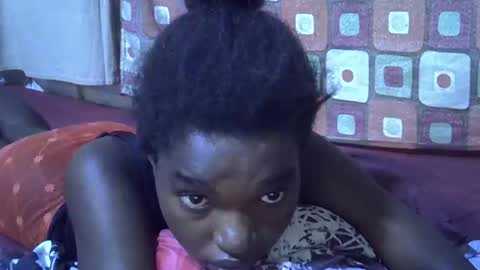 princess_scovia online show from 10-27-25, 08:07