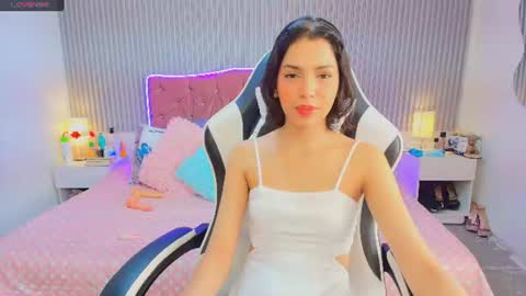 Snapshot of princess_skinny18 chatting on 06-20-26, 09:17 princess_skinny18 online show from 06-20-26, 09:17