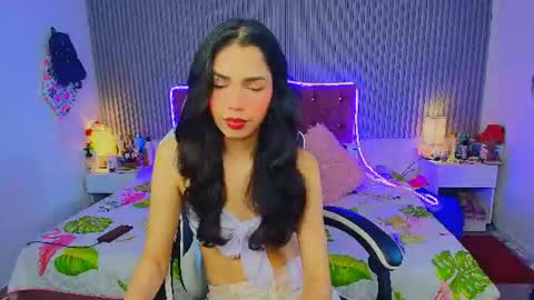Snapshot of princess_skinny18 chatting on 07-09-26, 07:40 princess_skinny18 online show from 07-09-26, 07:40