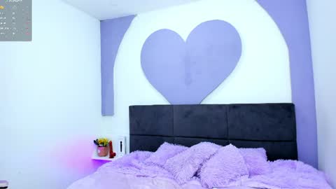 Snapshot of princess_skinny_ chatting on 06-25-26, 05:12 Mia online show from 06-25-26, 05:12