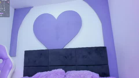 Snapshot of princess_skinny_ chatting on 07-14-26, 02:05 Mia online show from 07-14-26, 02:05