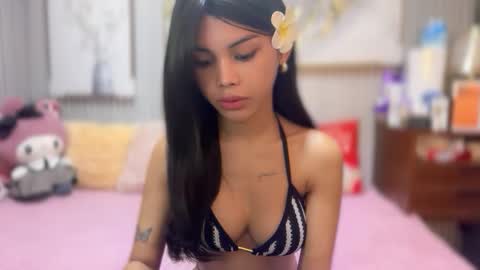 Estela online show from 12-22-25, 01:35