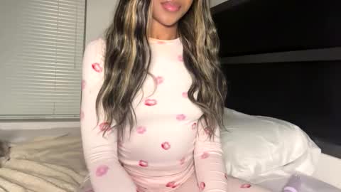 Snapshot of princessaleah chatting on 01-10-26, 05:53 Princess Aleah online show from 01-10-26, 05:53