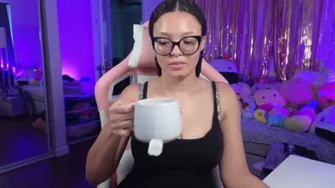 Amber online show from 05-25-26, 04:18