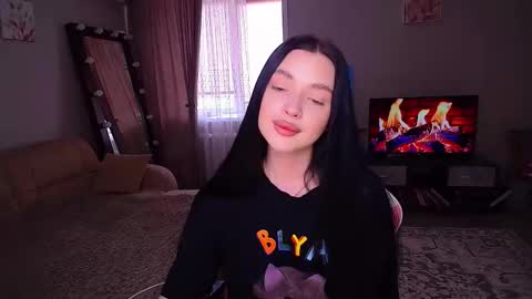 princessamira1 online show from 06-06-26, 07:35