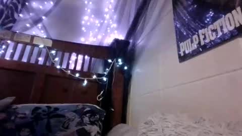 Holly love online show from 10-30-25, 09:37