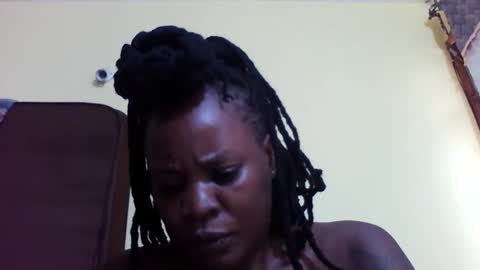 Snapshot of princessmiles2 chatting on 04-23-26, 02:52 phelly online show from 04-23-26, 02:52