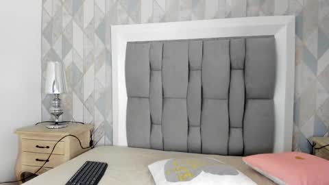 Marcela online show from 11-18-25, 07:40