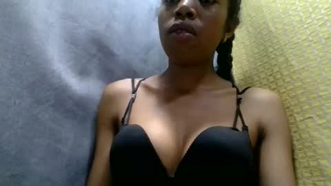 Snapshot of prisca880319 chatting on 05-01-26, 02:38 prisca880319 online show from 05-01-26, 02:38