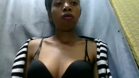 Snapshot of prisca880319 chatting on 05-16-26, 05:26 prisca880319 online show from 05-16-26, 05:26