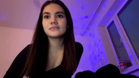 Snapshot of priscilaflores chatting on 10-30-25, 02:18 Kalie online show from 10-30-25, 02:18