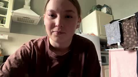 Mia online show from 03-24-26, 11:04