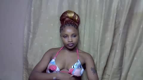 Snapshot of priya_queen chatting on 05-08-26, 06:52 priya_queen online show from 05-08-26, 06:52