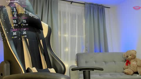    INDEPENDENT MODEL online show from 12-13-24, 02:32