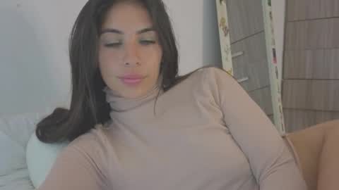 Snapshot of pssiquiss chatting on 11-14-25, 08:18 Katerine online show from 11-14-25, 08:18