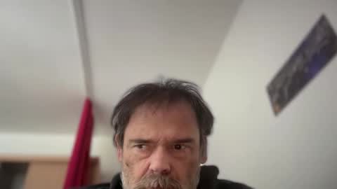 Snapshot of psychoted chatting on 11-16-25, 10:32 Basti or Baaaaasti online show from 11-16-25, 10:32