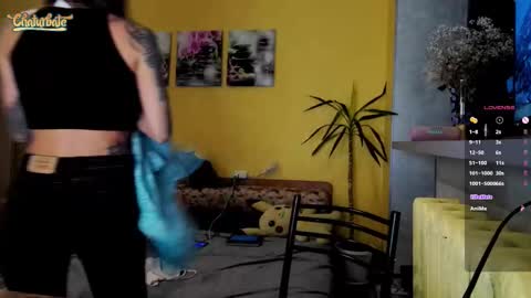 Snapshot of psyheya chatting on 10-12-25, 03:11 LUCY ----- online show from 10-12-25, 03:11