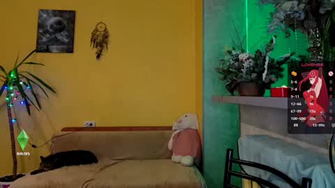 LUCY -----    online show from 12-16-25, 07:08