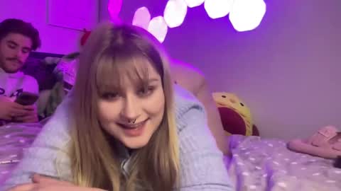 Snapshot of puckxbunnyy chatting on 02-08-25, 04:57 Bunny online show from 02-08-25, 04:57
