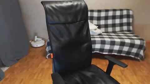 Polly online show from 12-28-24, 03:58