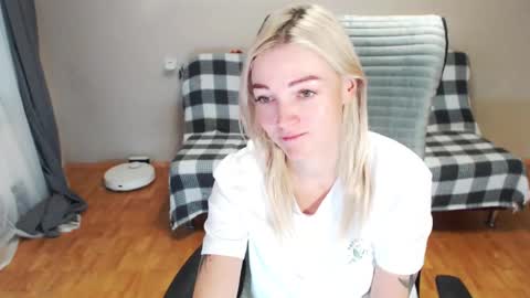 Polly online show from 11-26-25, 04:57