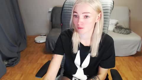 Polly online show from 12-20-25, 03:57