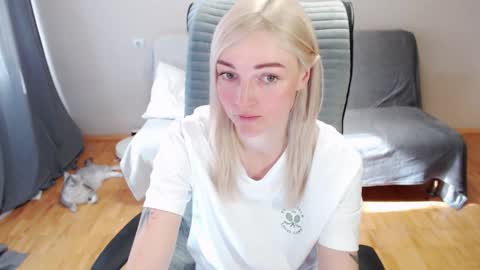 Polly online show from 03-23-26, 06:06