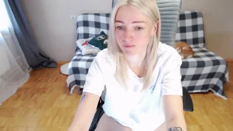 Snapshot of puma_ma chatting on 04-29-26, 06:17 Polly online show from 04-29-26, 06:17