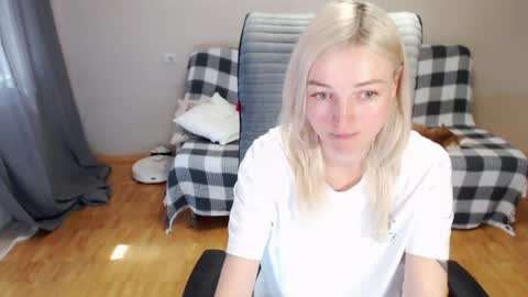 Snapshot of puma_ma chatting on 05-16-26, 06:10 Polly online show from 05-16-26, 06:10