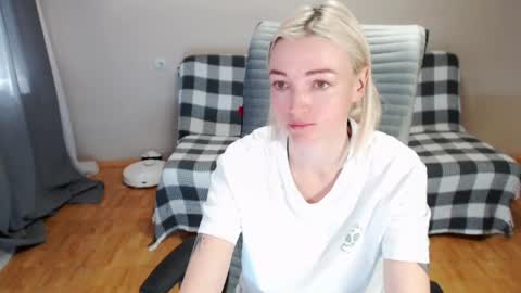 Snapshot of puma_ma chatting on 05-18-26, 05:46 Polly online show from 05-18-26, 05:46