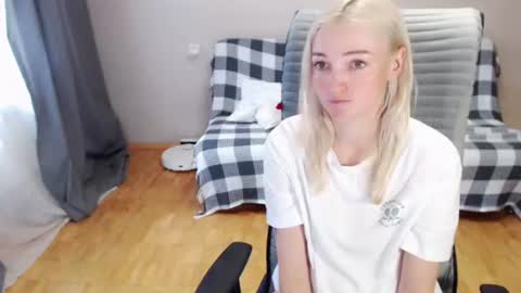 Snapshot of puma_ma chatting on 06-12-26, 06:34 Polly online show from 06-12-26, 06:34