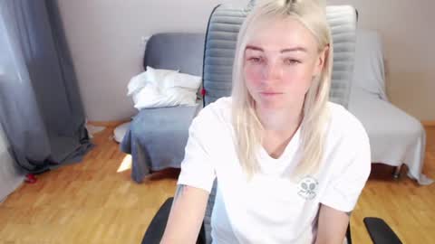 Snapshot of puma_ma chatting on 07-05-26, 04:52 Polly online show from 07-05-26, 04:52
