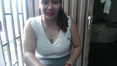 Snapshot of pummpummm chatting on 02-10-25, 12:29 pummpummm online show from 02-10-25, 12:29